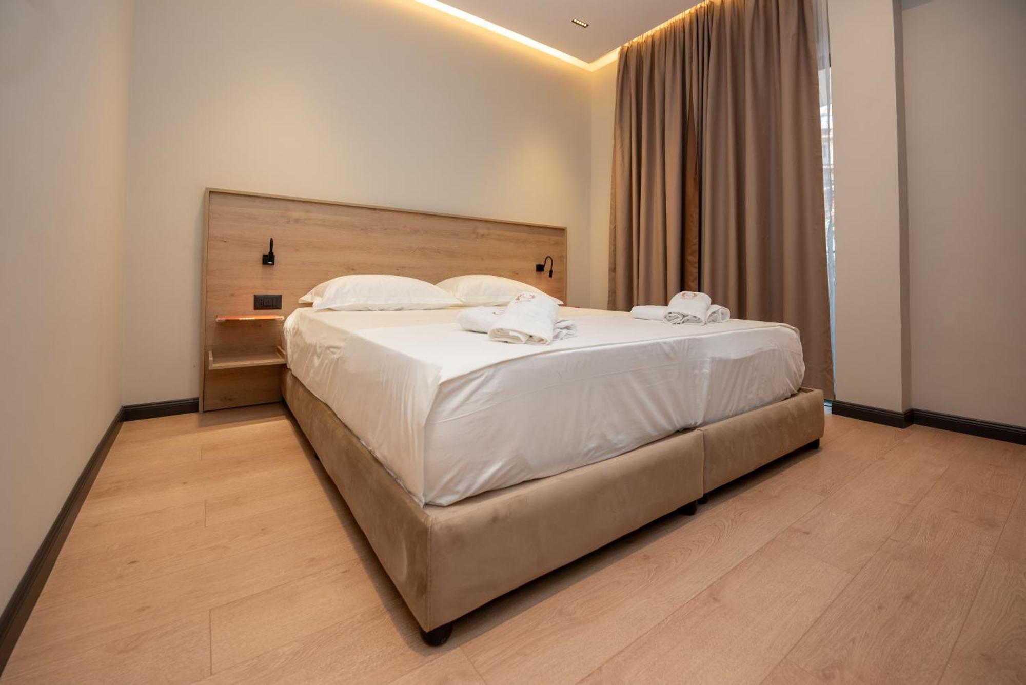 Calma Boutique Hotel Vlorë Exteriör bild