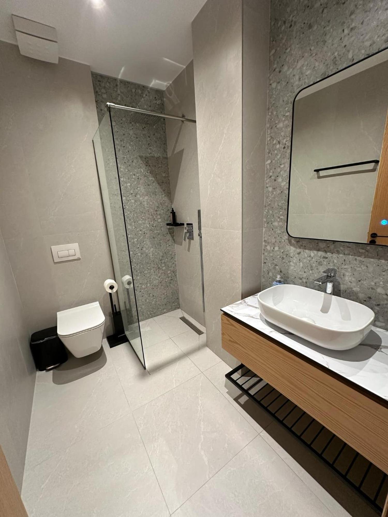 Calma Boutique Hotel Vlorë Exteriör bild