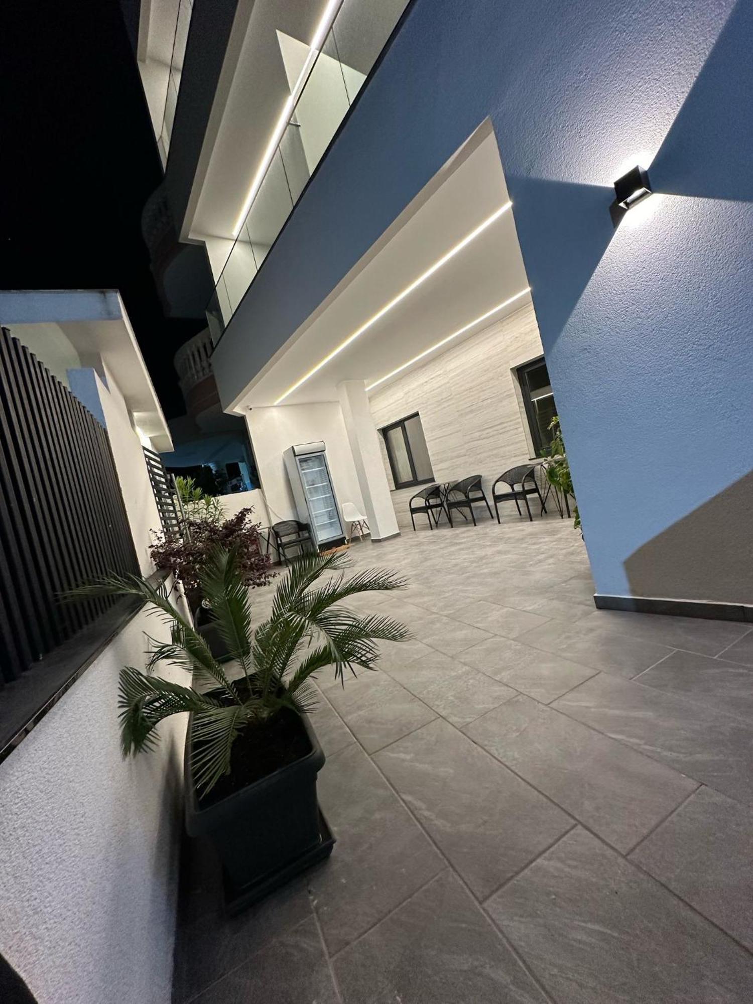 Calma Boutique Hotel Vlorë Exteriör bild