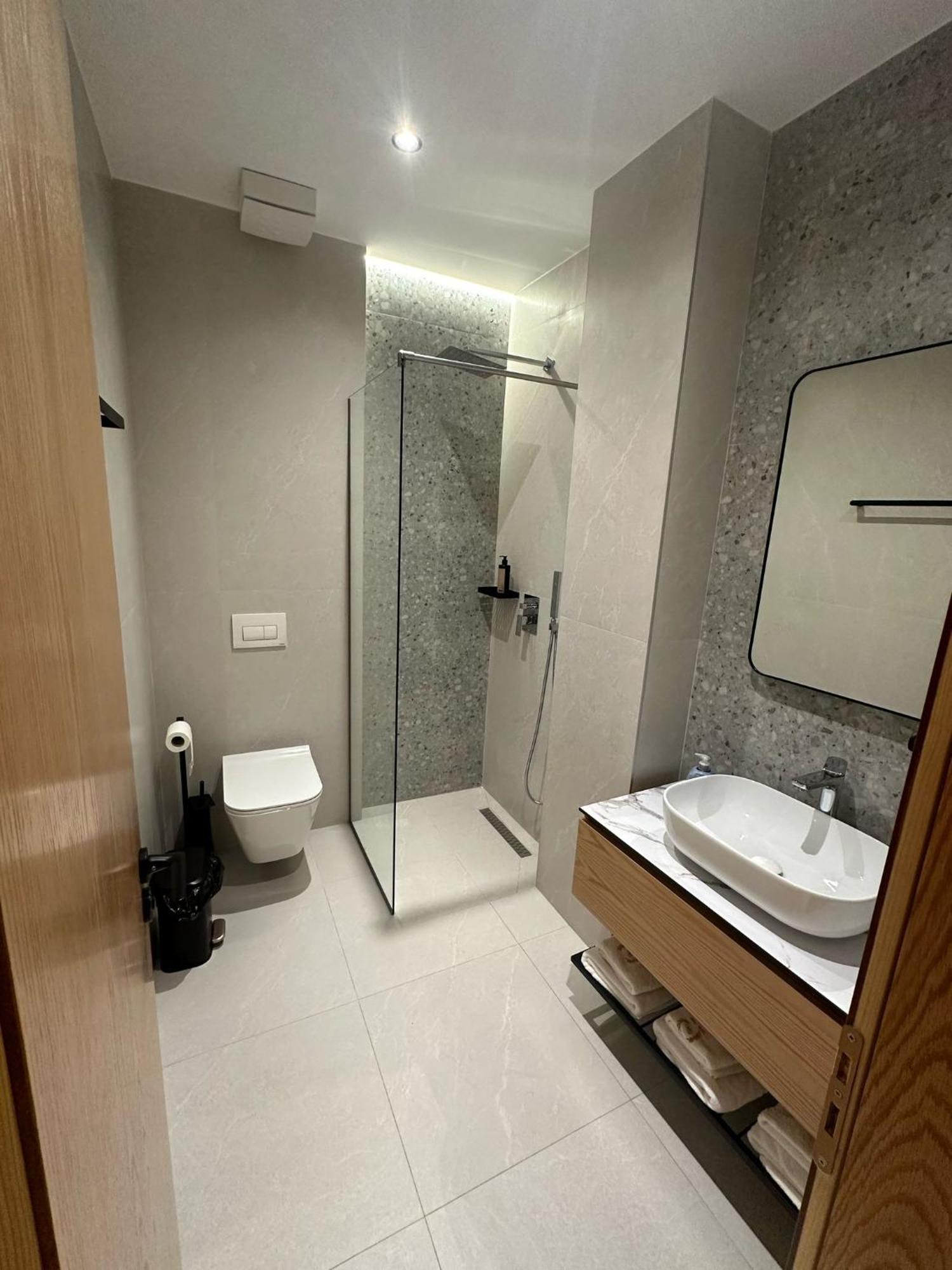 Calma Boutique Hotel Vlorë Exteriör bild